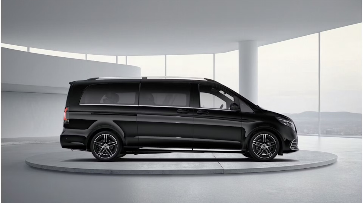 Black Mercedes V-Class executive chauffeur vehicle